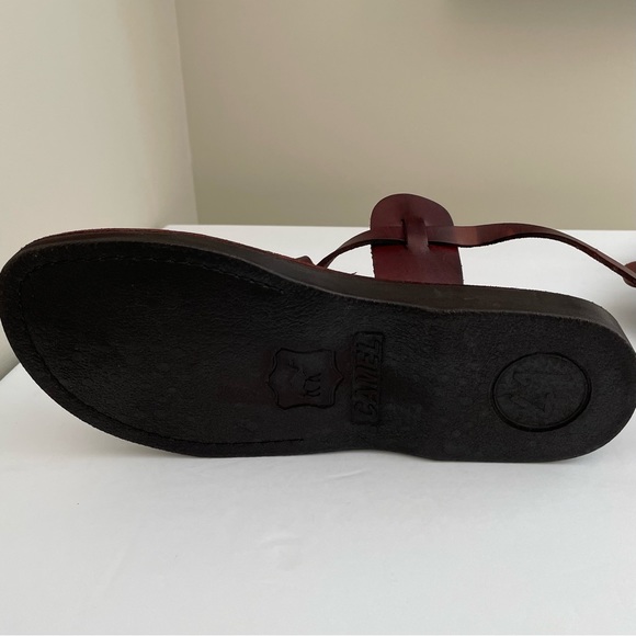 Camel Sandals reddish brown leather crossover strappy sandals, women’s. - Picture 8 of 10